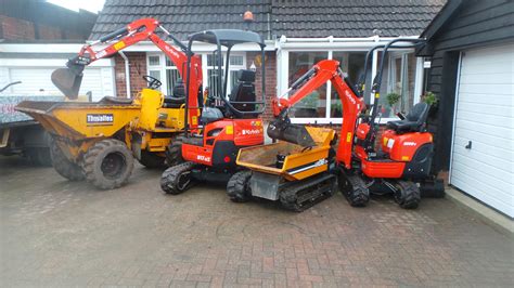 Mini digger hire with operator 